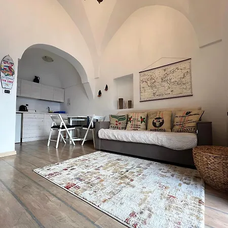 Cozy House In With Panoramic Terraces Apartment